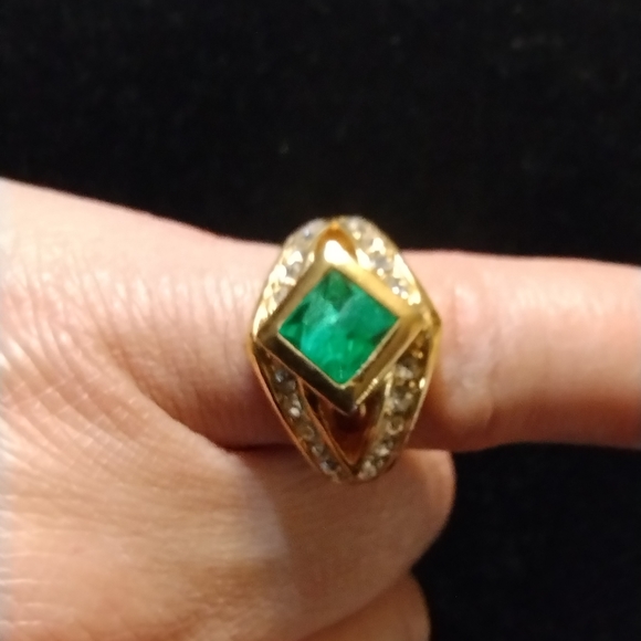 Christian Dior Gold Tone Rhinestone Ring - Picture 3 of 11